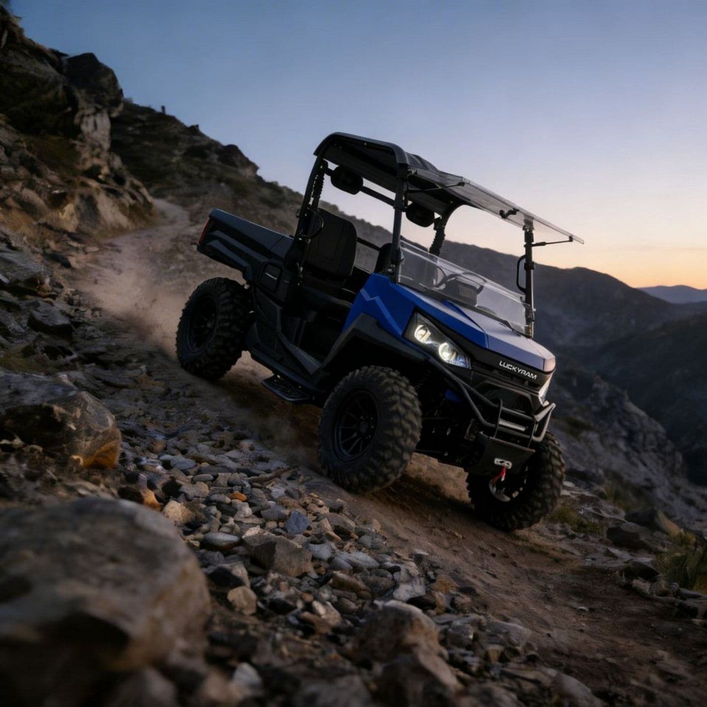 Ovçuluq üçün 73.6V Elektrikli UTV 4WD EPS Sükan 20KW Pik Gücü